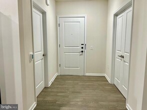 1 Culvert Dr in West Windsor Township, NJ - Building Photo - Building Photo