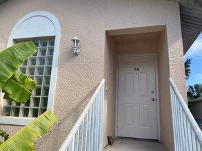 26747 Little John Ct, Unit #9 in Bonita Springs, FL - Foto de edificio - Building Photo
