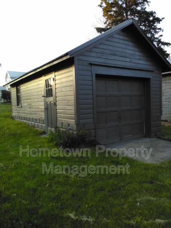 2032 George St in Dalmatia, PA - Building Photo - Building Photo