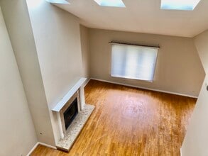 909 Suffolk Ct in Libertyville, IL - Building Photo - Building Photo