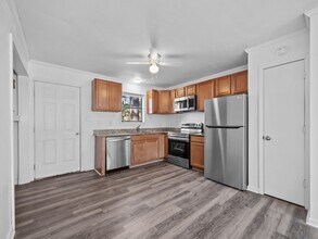 110 Ravenwood Dr in Jacksonville, NC - Building Photo - Building Photo