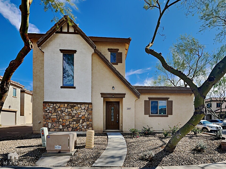 2507 N 148th Dr in Goodyear, AZ - Foto de edificio