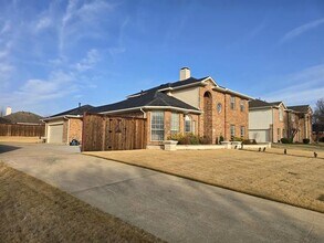 327 Hillglen Dr in Murphy, TX - Foto de edificio - Building Photo