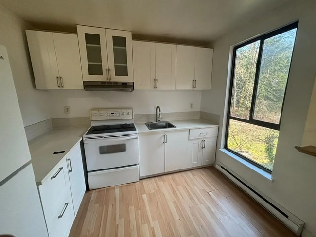 9131 Capella Dr in Burnaby, BC - Building Photo - Building Photo