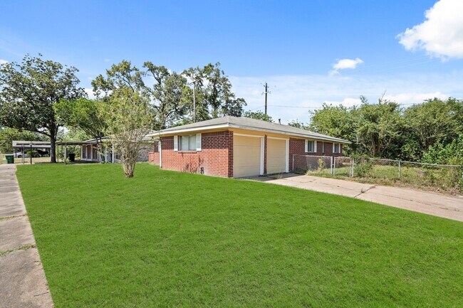 1802 Mosher Ln in Houston, TX - Building Photo - Building Photo