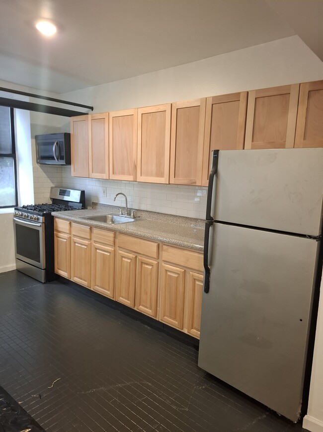 277 Harrison Ave, Unit BAS 3 in Jersey City, NJ - Building Photo - Building Photo