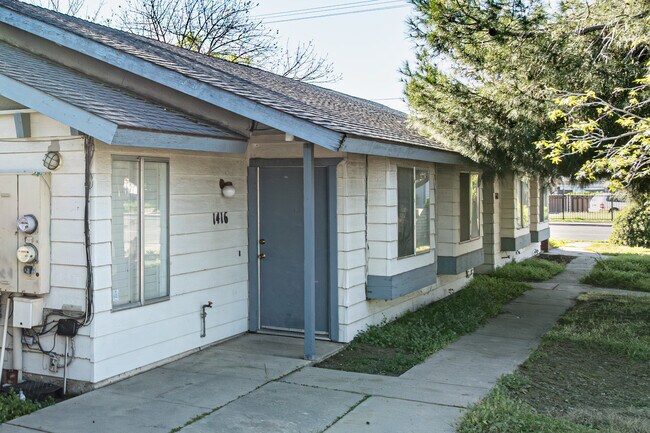 1410 N Liberty St in Visalia, CA - Building Photo - Building Photo