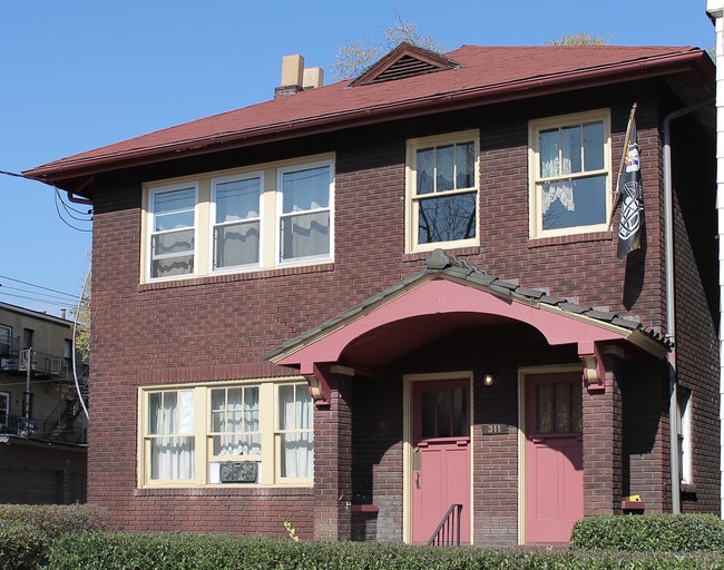 311 Franklin Ave, Unit 4