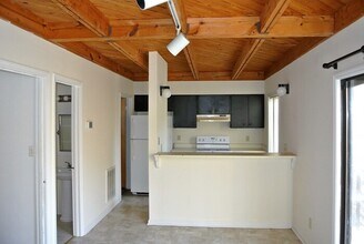 216 Greene St in Chapel Hill, NC - Building Photo - Building Photo