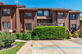 723 Davis Rd in League City, TX - Building Photo - Building Photo