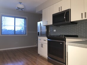 9718 Bianco Ter, Unit 3E in Des Plaines, IL - Foto de edificio - Building Photo
