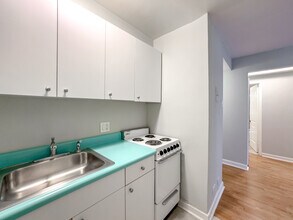 450 W Wellington Ave, Unit A6 in Chicago, IL - Foto de edificio - Building Photo