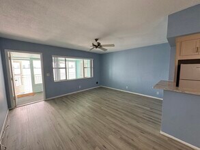 100 Shore Ct in North Palm Beach, FL - Building Photo - Building Photo