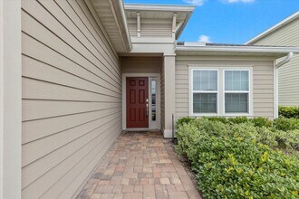 1719 Amberly Dr in Middleburg, FL - Foto de edificio - Building Photo