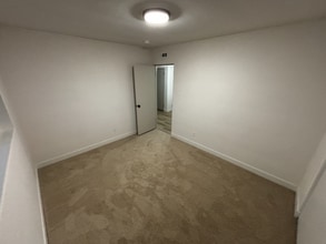 1733 Ophir Dr in Las Vegas, NV - Building Photo - Building Photo