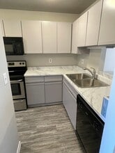 702 W Collins St in Denton, TX - Building Photo - Building Photo