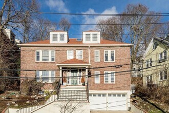 125 York Terrace in Brookline, MA - Foto de edificio - Building Photo