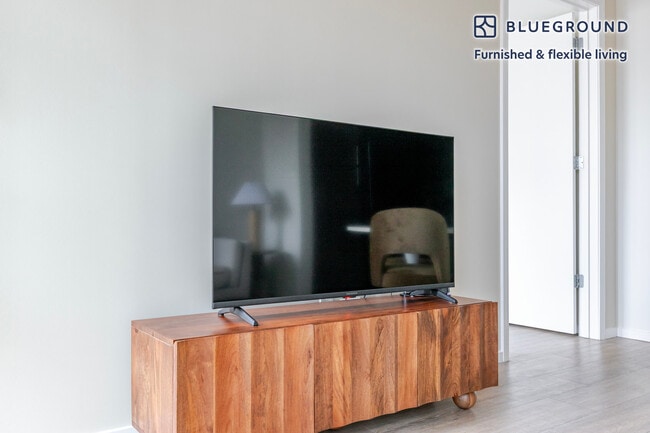 211 W Scott St in Chicago, IL - Building Photo - Building Photo