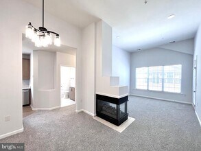 11405 Windleaf Ct in Reston, VA - Building Photo - Building Photo