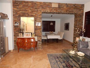 2465 Bench Reef Pl in Henderson, NV - Building Photo - Building Photo