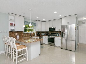 20565 SW 80th Pl in Cutler Bay, FL - Building Photo - Building Photo