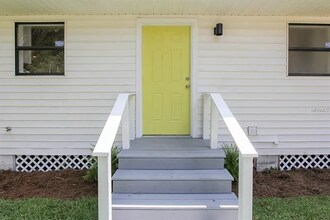 1301 E Cayuga St in Tampa, FL - Building Photo - Building Photo