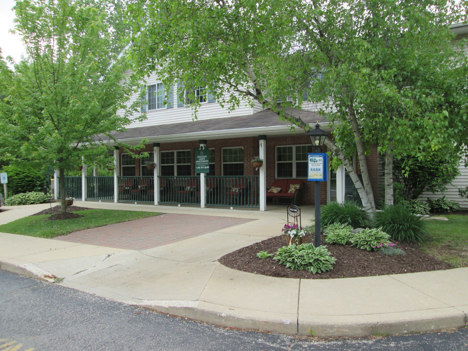 Lincoln Crest Senior Apartments in Twin Lakes, WI - Building Photo