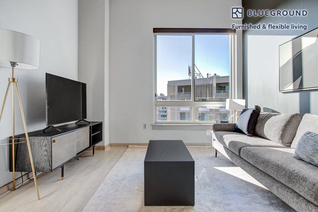 505 18th St S-Unit -FL11-ID309 in Arlington, VA - Building Photo