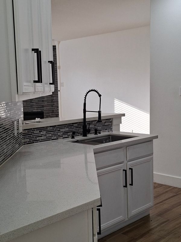 8311 Caraway Lake Cir in Baytown, TX - Foto de edificio - Building Photo