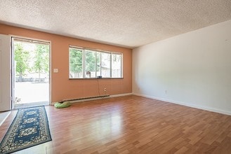 Ridgewood Apartments in Portland, OR - Foto de edificio - Building Photo