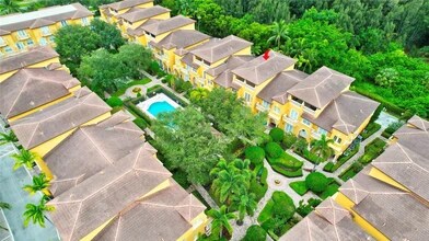 345 NE 69th Cir in Boca Raton, FL - Foto de edificio - Building Photo