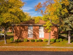 Woodridge Apartments in Rochester, NY - Building Photo - Building Photo