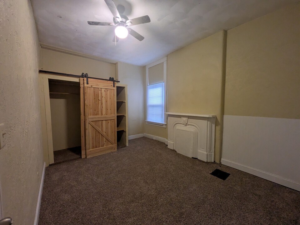 2319 W Muhammad Ali Blvd in Louisville, KY - Building Photo