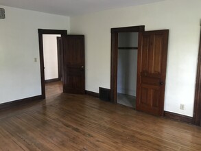 404 N Main St, Unit #3 in Mt. Pleasant, MI - Building Photo - Building Photo