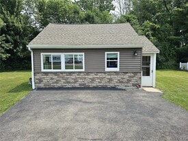 6183 Wright Pl in Hamburg, NY - Building Photo