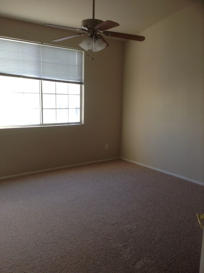 7712 Constanso Ave-Unit -Constanso Ave. 202 in Las Vegas, NV - Building Photo - Building Photo