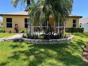 16912 Nikki Ln in Odessa, FL - Foto de edificio - Building Photo