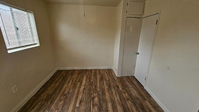 13455 1/2 Filmore St in Los Angeles, CA - Foto de edificio - Building Photo