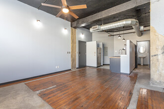 Jemison Flats in Birmingham, AL - Building Photo - Interior Photo