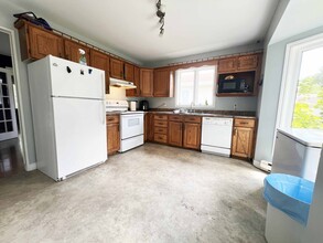 73 Neptune Rd in St John's, NL - Building Photo - Building Photo