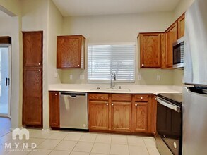 17217 N Larkspur Ln in Surprise, AZ - Building Photo - Building Photo