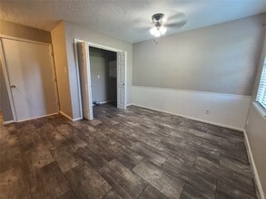 17423 Fir Rd in Alvin, TX - Building Photo - Building Photo