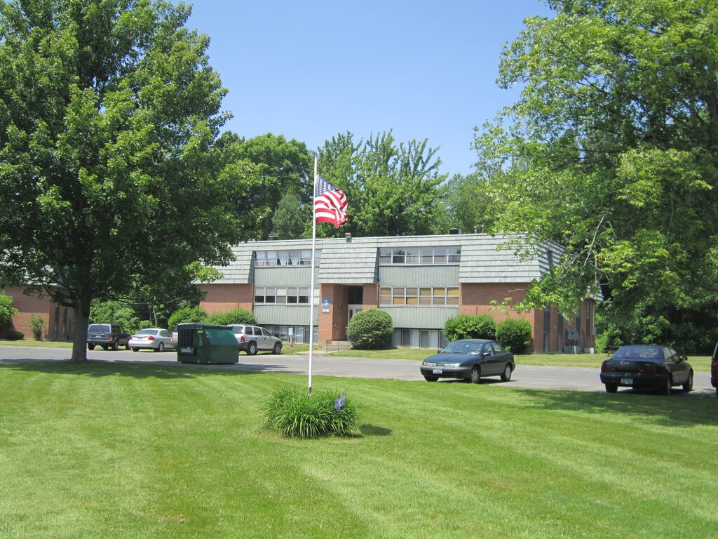 Candlewood Gardens Baldwinsville, NY Apartments