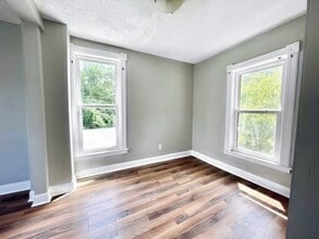 484 Crawford Ave in Windsor, ON - Building Photo - Building Photo