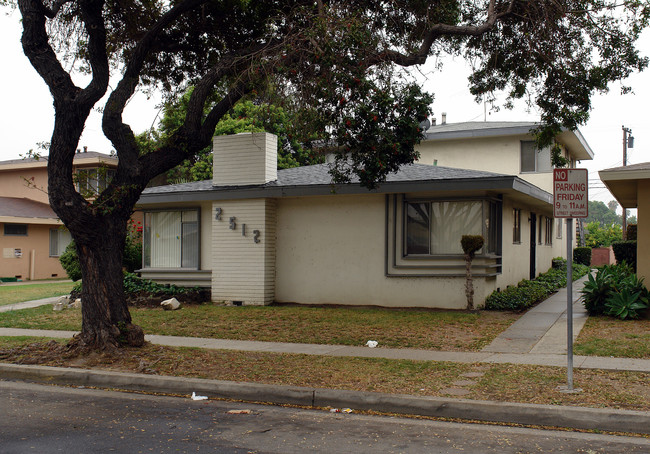 2512 W El Segundo Blvd in Gardena, CA - Foto de edificio - Building Photo