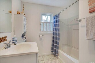 28 The Trail in Hampton Bays, NY - Building Photo - Building Photo