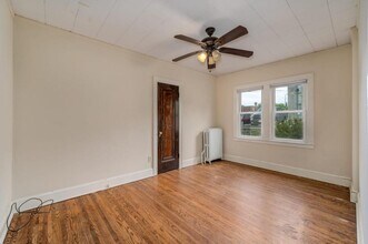 2078 St Clair Ave in St. Paul, MN - Building Photo - Building Photo