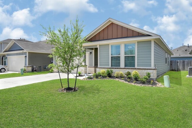 25624 Northpark Spruce Dr in Porter, TX - Foto de edificio - Building Photo