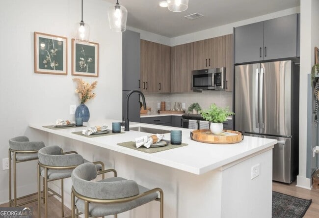 1400 Laurel Crossing Pkwy NE in Buford, GA - Foto de edificio - Building Photo