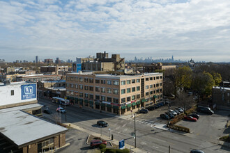 2415-2421 W Lawrence Ave in Chicago, IL - Building Photo - Building Photo